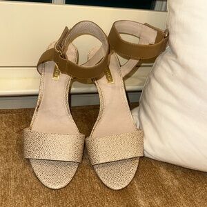 Louise et Cie - wedge w/gold dot & tan heel -